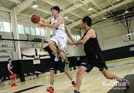 大伤前的考辛斯打球也是很残暴的